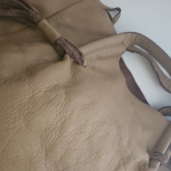 BELOW THE BELT LEATHER TOTE BAG TAN - Picture 6 of 11
